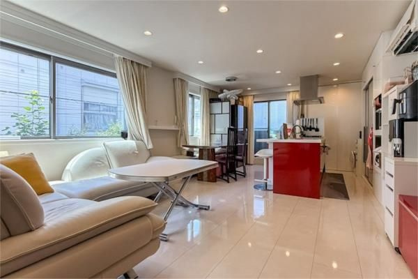 北区西ケ原4丁目　中古戸建の居間・リビング|現地ご見学希望・資料請求などお気軽にお問い合わせ下さい！
03-5990-5201