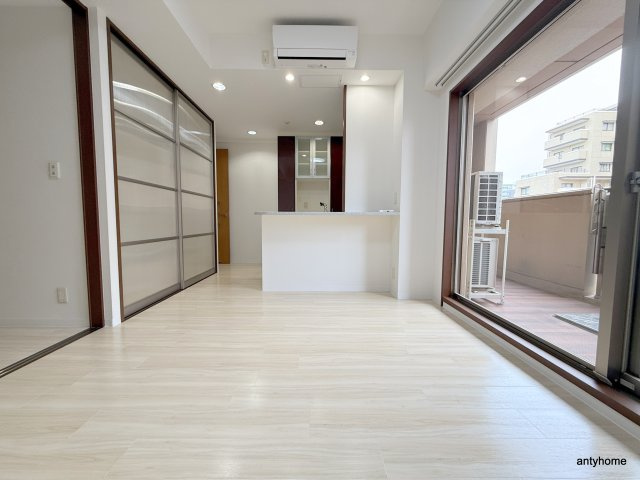 CITY SPIRE桜川I　仲介手数料無料の居間・リビング