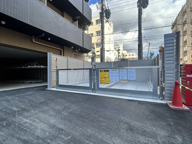 【駐車場】
