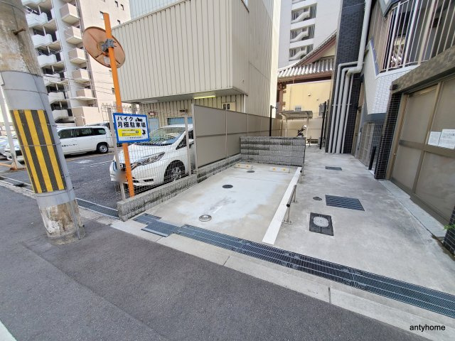 ララプレイス阿波座駅前フェリオ 仲介手数料無料の駐車場
