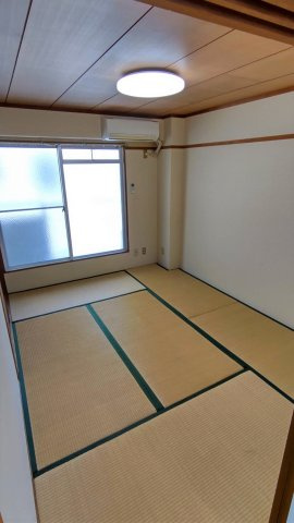Ｕ.Ｊ.ビル豊里