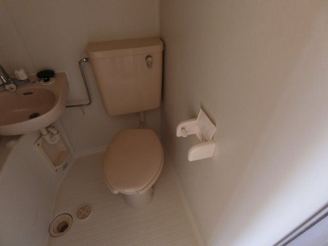ファミーユビルのトイレ|他のお部屋の参考写真となります。