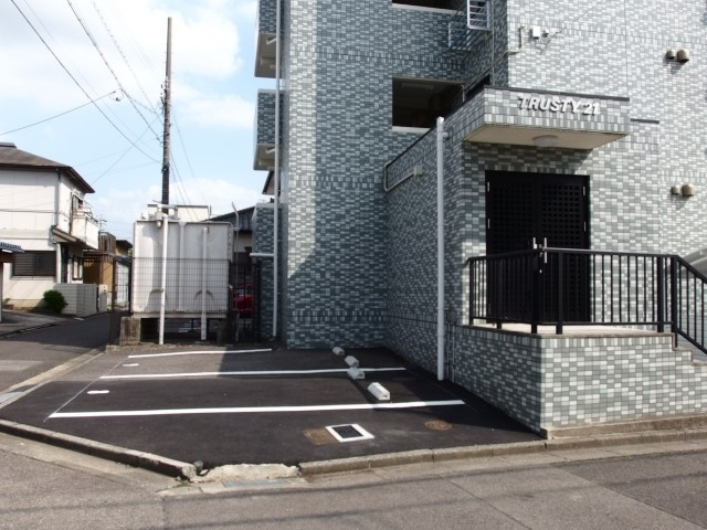 ＴＲＵＳＴＹ２１のエントランス