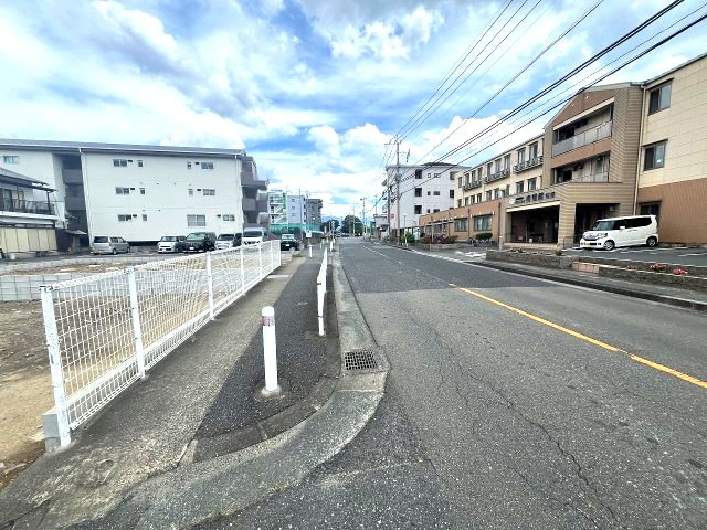 【その他】 | 福岡市東区多の津5丁目1期　5号棟（全5棟）【仲介手数料無料・0円】 | 現地写真。前面道路です。