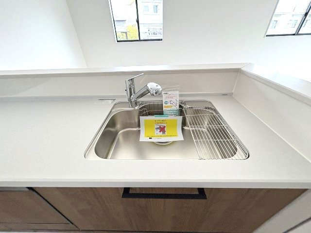【キッチン】 | 福岡市東区多の津5丁目1期　5号棟（全5棟）【仲介手数料無料・0円】 | 施工例。施工例は完成時と異なる場合があります。
