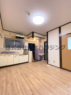 【居間・リビング】 | 　大日松原マンション | ゆったりとした居間です