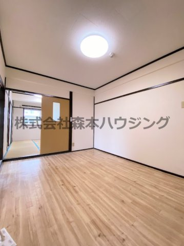 【居間・リビング】 | 　大日松原マンション | ゆったり過ごせる居間です