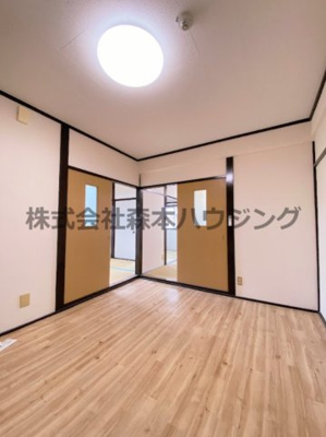 【居間・リビング】 | 　大日松原マンション | こちらの居間で趣味の時間をお楽しみください