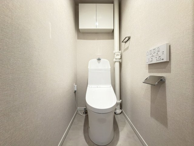 パークハイツ春日32号棟のトイレ|【新品】新品交換したトイレは清潔で温水洗浄便座付きです。
