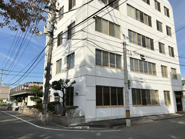 オクムラビルの外観