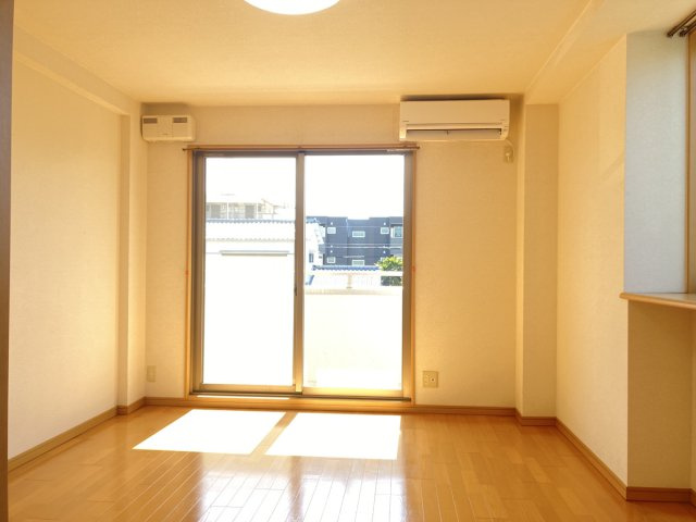 アルペジオ富町の居間・リビング