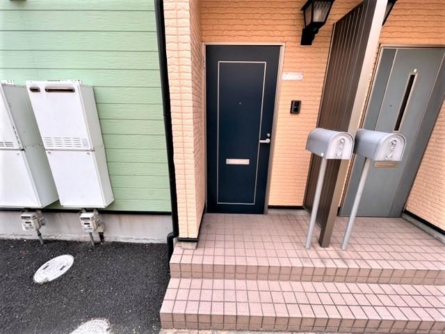 グリーンピア南輝Aの玄関