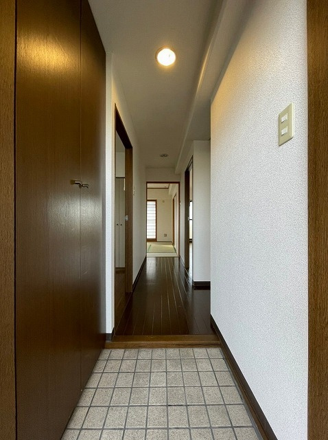 翔阿園マンションの玄関