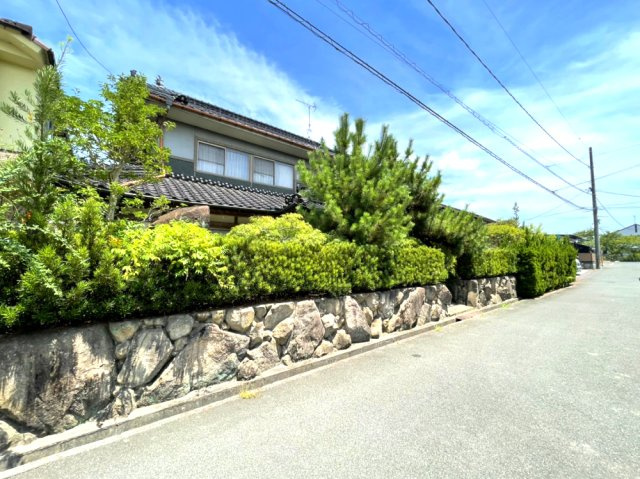 神辺町湯野　古家付土地の外観