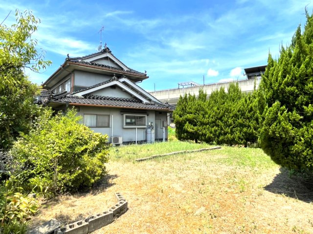 神辺町湯野　古家付土地の外観
