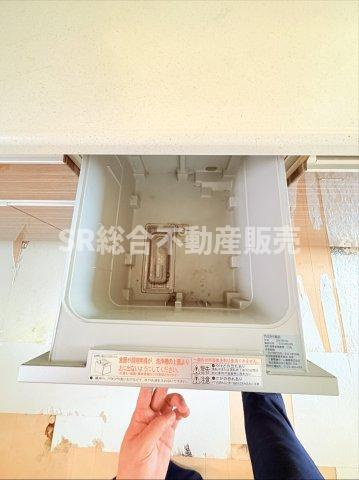 高井田中1丁目中古戸建の設備|食洗機付なので、洗い物の手間が省けます♪
