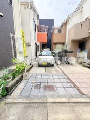 高井田中1丁目中古戸建の駐車場|お車をお持ちの方にも嬉しい駐車スペース付きです☆車種によっては2台可！