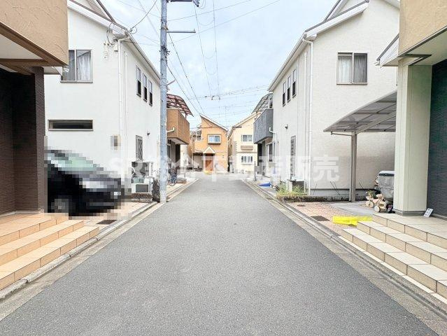 高井田中1丁目中古戸建の前面道路含む現地写真|前面道路含む現地写真です