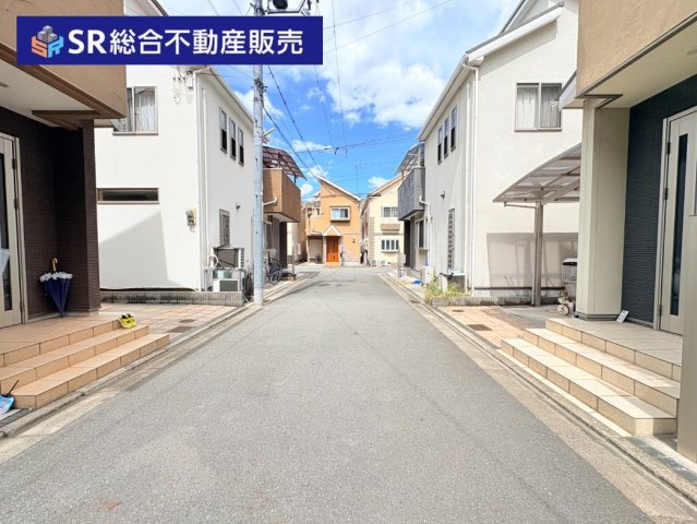 高井田中1丁目中古戸建の前面道路含む現地写真|前面道路含む現地写真です