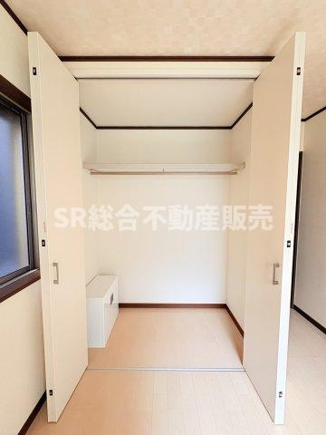 高井田中1丁目中古戸建の収納|全居室収納有！収納充実なのも嬉しいポイントです♪
