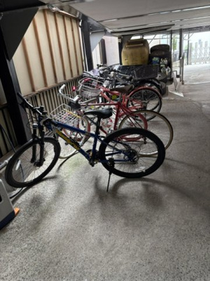【駐車場】 | 信武マンション | 駐輪場。