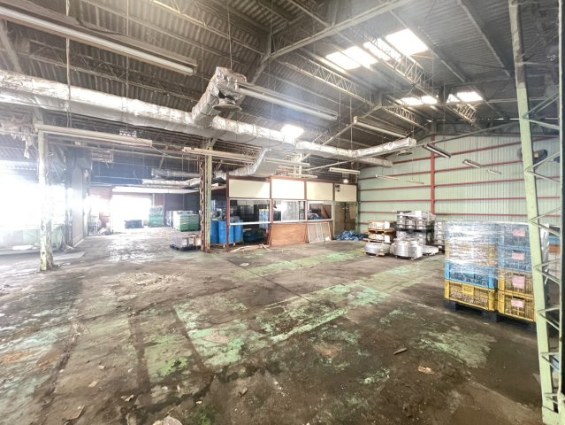敷地面積２２５０坪以上　売地　東松山市松山町2丁目のその他|工場内　総建物面積約６５０坪！