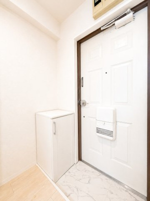 【独立洗面台】 | ダイアパレス生麦　生麦駅徒歩5分圏内/周辺住環境良好/角部屋/3駅徒歩圏 | ◆毎日使う場所だから、機能的で使いやすさに配慮したパウダールーム。すっきりと使えるように収納も豊富にご用意しています。
