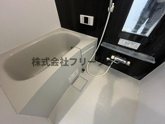 三鷹市下連雀３丁目のアパートの浴室
