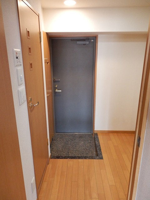 ルーブル上高井戸の玄関