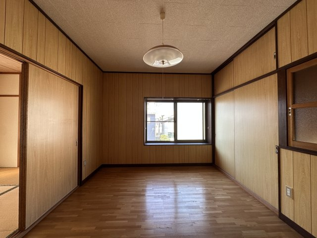 湯所町二丁目　貸家の洋室|2階