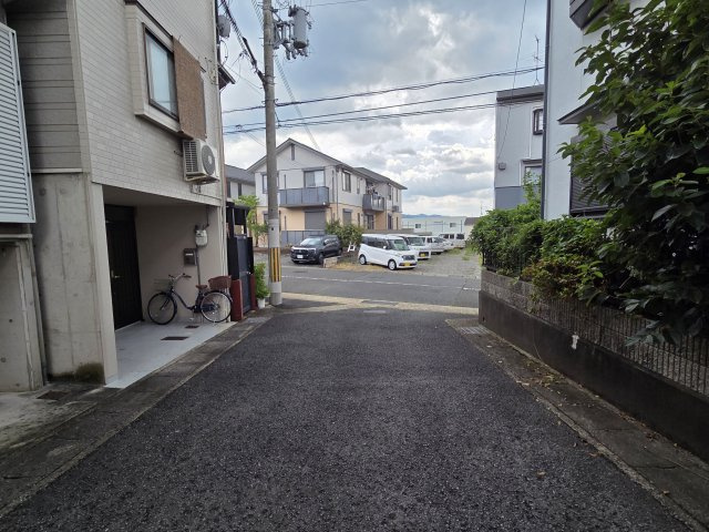 【前面道路含む現地写真】 | 山科区勧修寺西栗栖野町　中古戸建