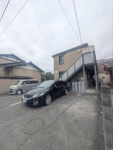 ルミエールの駐車場