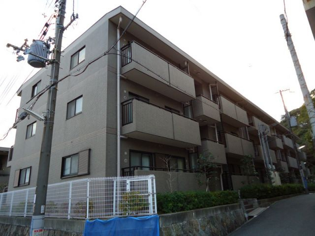 ディオレ新神戸の外観