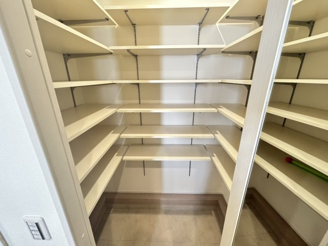 芦屋市涼風町26-6戸建ての収納