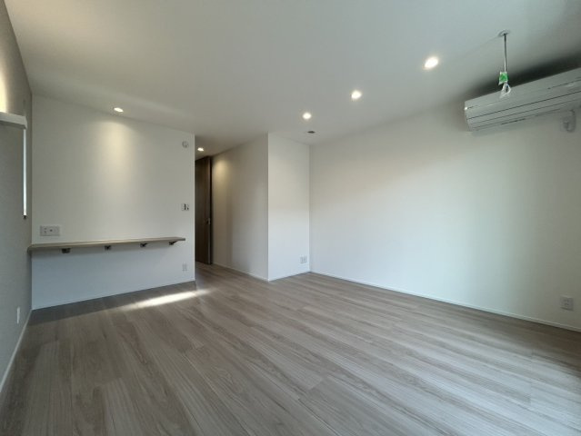 芦屋市涼風町26-6戸建ての洋室