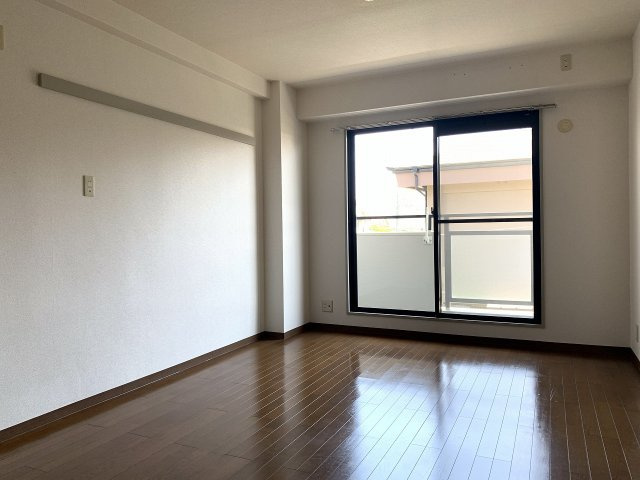 LOVVE豊中の居間・リビング