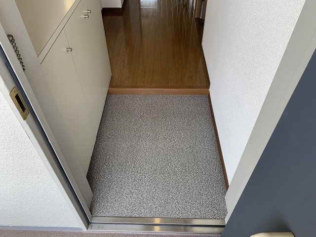 LOVVE豊中の玄関