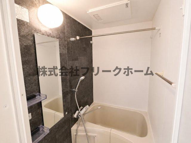 三鷹市下連雀４丁目の賃貸マンションの浴室