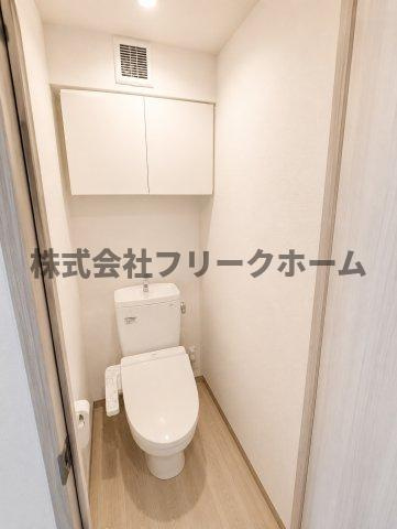 三鷹市下連雀４丁目の賃貸マンションのトイレ