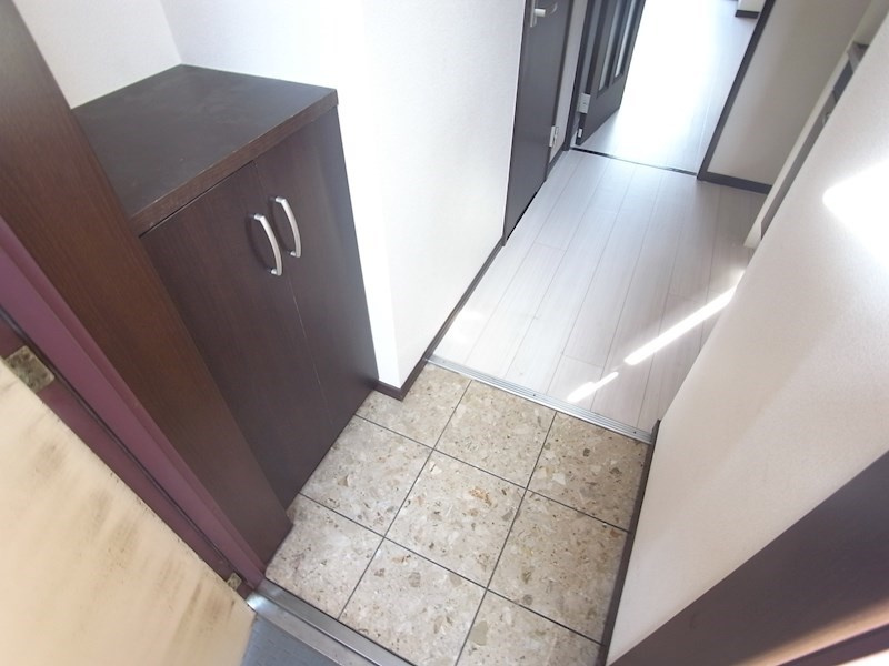 神戸市灘区岩屋南町の賃貸マンションの玄関
