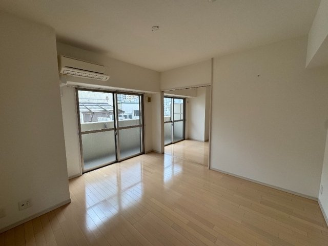 エスタンシア元町の居間・リビング