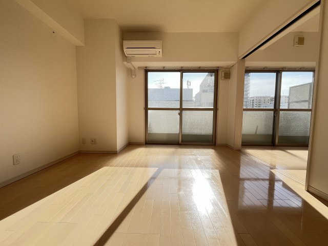 エスタンシア元町の居間・リビング