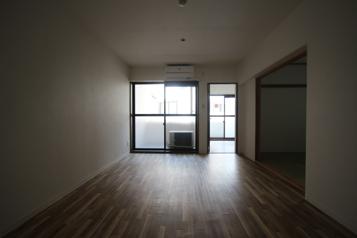 神戸市東灘区深江南町１丁目の賃貸マンションの居間・リビング