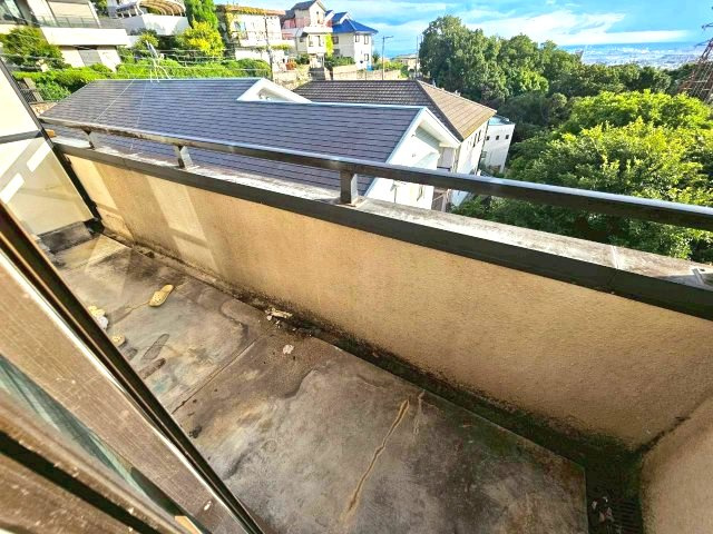 神戸市東灘区鴨子ケ原３丁目の賃貸マンションのバルコニー