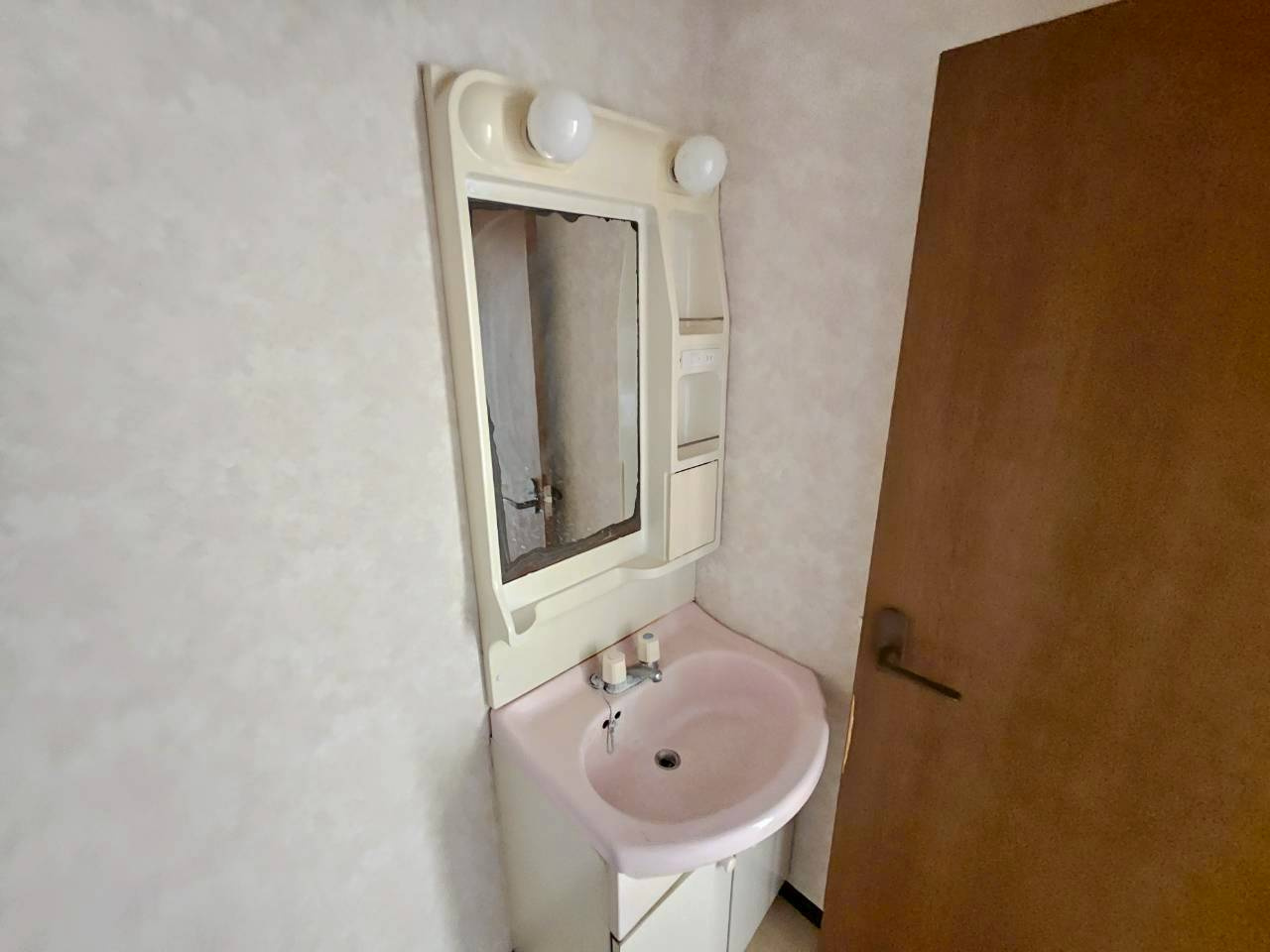 神戸市東灘区鴨子ケ原３丁目の賃貸マンションの洗面所