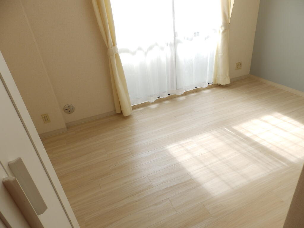 神戸市灘区友田町４丁目の賃貸マンションの居間・リビング