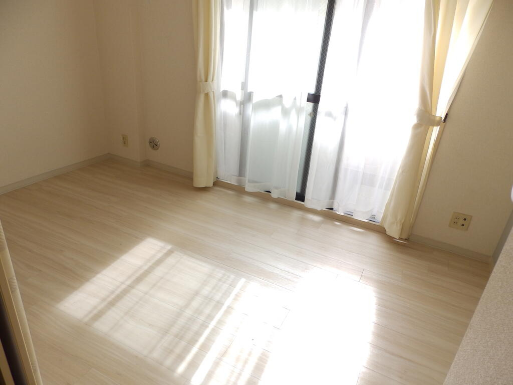 神戸市灘区友田町４丁目の賃貸マンションの居間・リビング