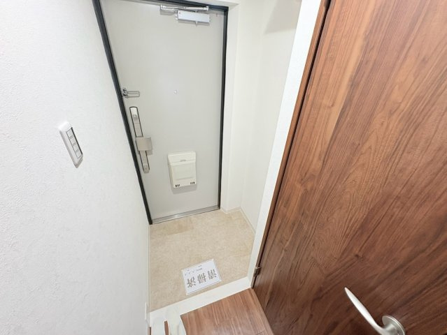 芦屋市東山町の賃貸マンションの玄関