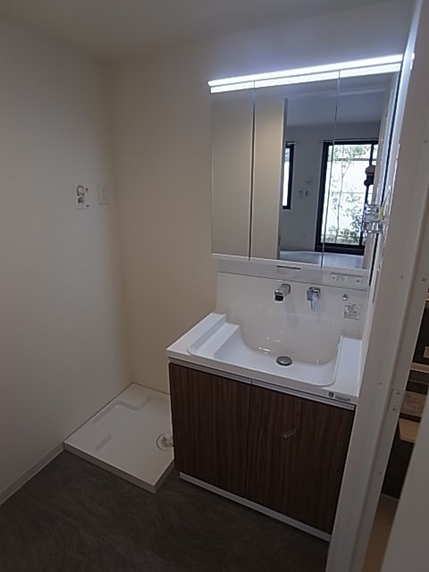 芦屋市川西町の賃貸マンションの洗面所