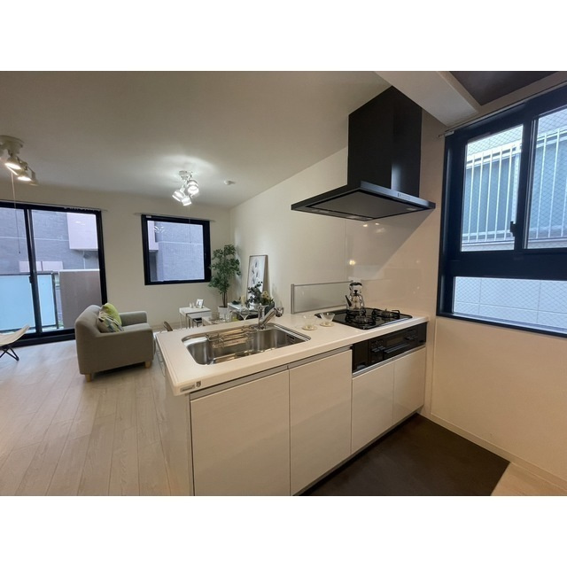 芦屋市川西町の賃貸マンションの居間・リビング